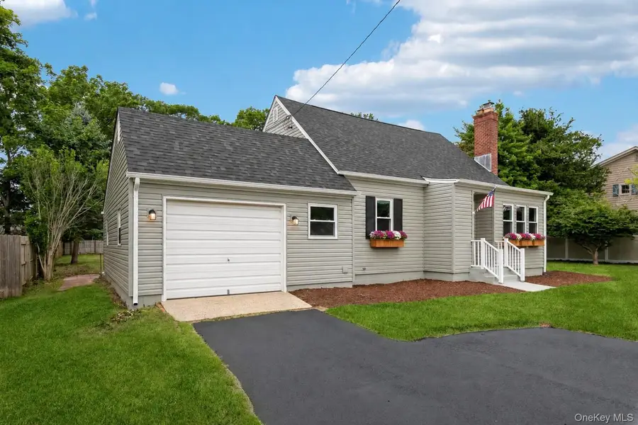 54 N Ocean Avenue, Center Moriches, NY 11934 - #3