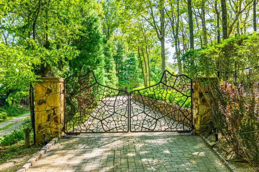 1350 W Cove Road, Cutchogue, NY 11935 - #2