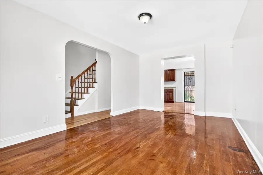 3885 Paulding Avenue, Bronx, NY 10469 - #2
