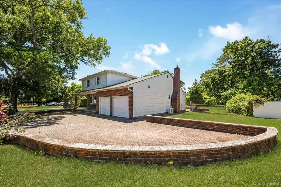 1103 Carlls Straight Path, Dix Hills, NY 11746 - #3