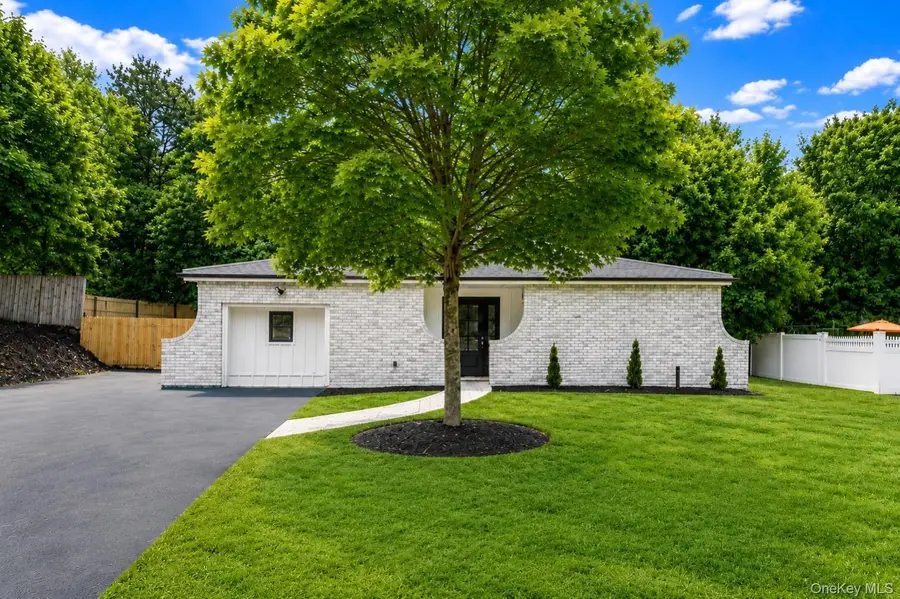 30 Bradley Drive, Shoreham, NY 11786 - #3