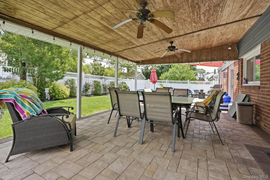 841 Willow Road, Franklin Square, NY 11010 - #3