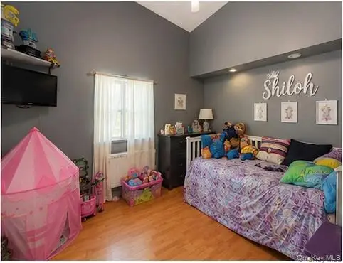 299 Van Pelt Avenue, Staten Island, NY 10303 - #3