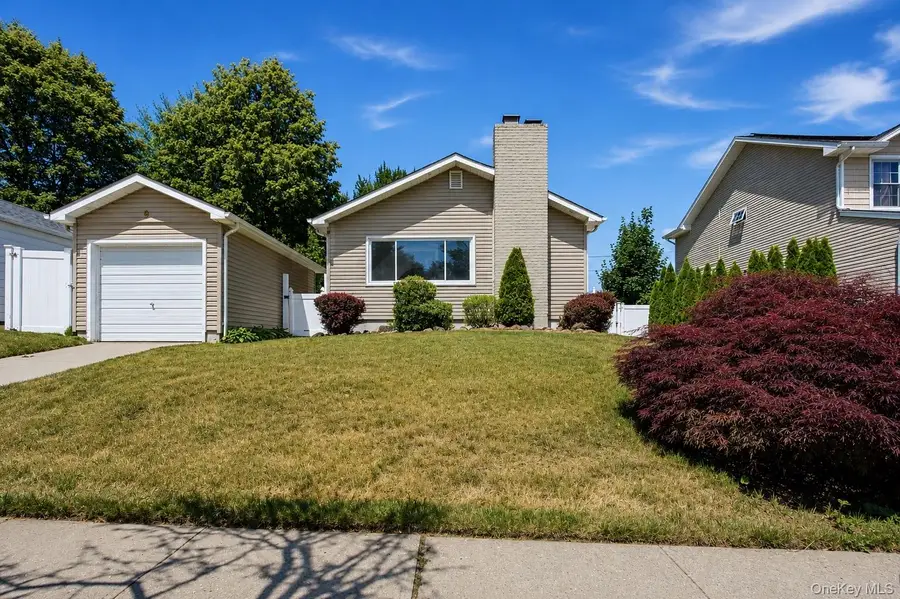 5 Willets Drive, Syosset, NY 11791 - #2