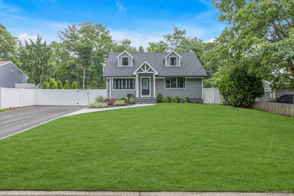 31 Apple Lane, Commack, NY 11725