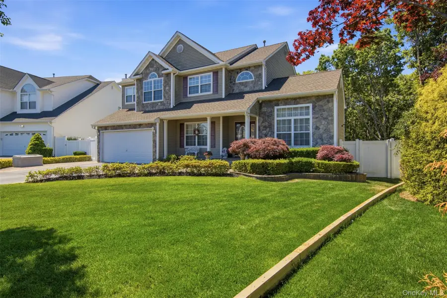 15 Scenicview Crescent, Manorville, NY 11949 - #2