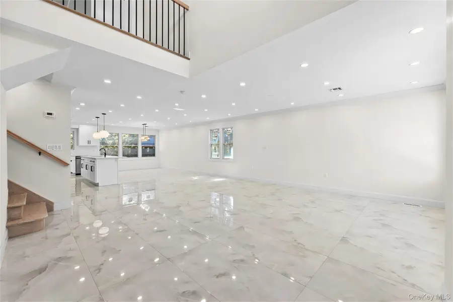 2 Circle Drive, Syosset, NY 11791 - #3