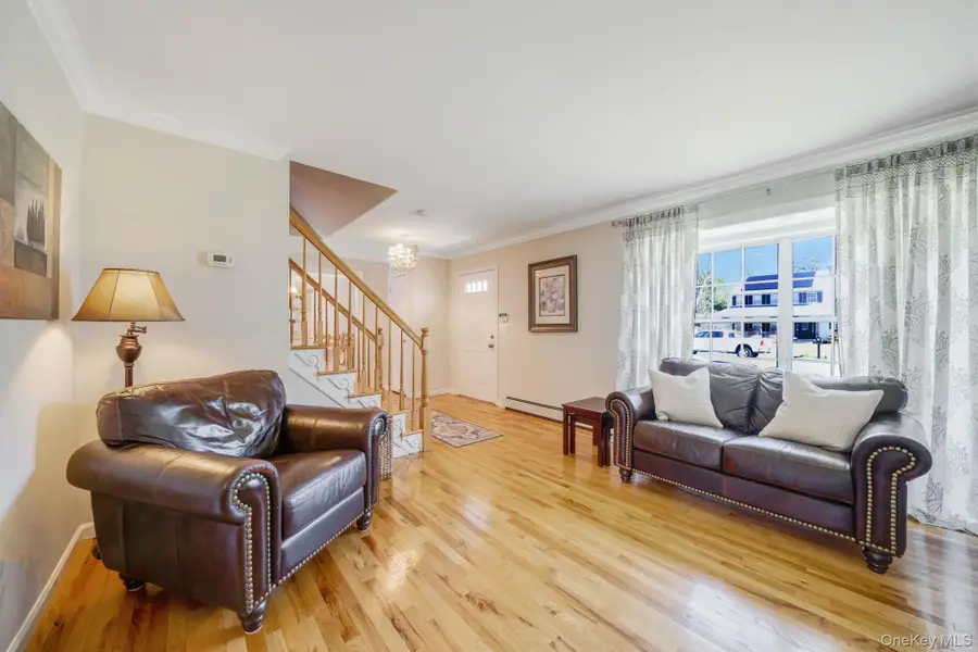 22 Northumberland Drive, Shoreham, NY 11786 - #3