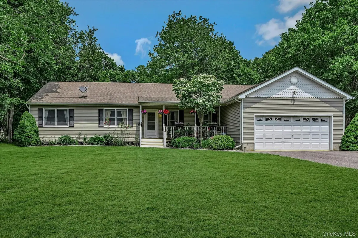 2675 Kerwin Boulevard, Greenport, NY 11944 - #1