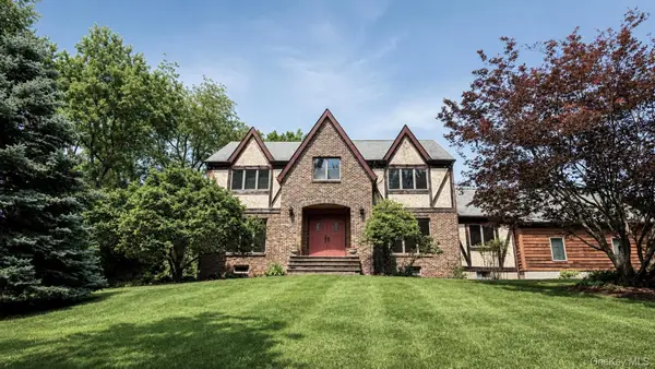 180 Sarah Wells Trail, Campbell Hall, NY 10916