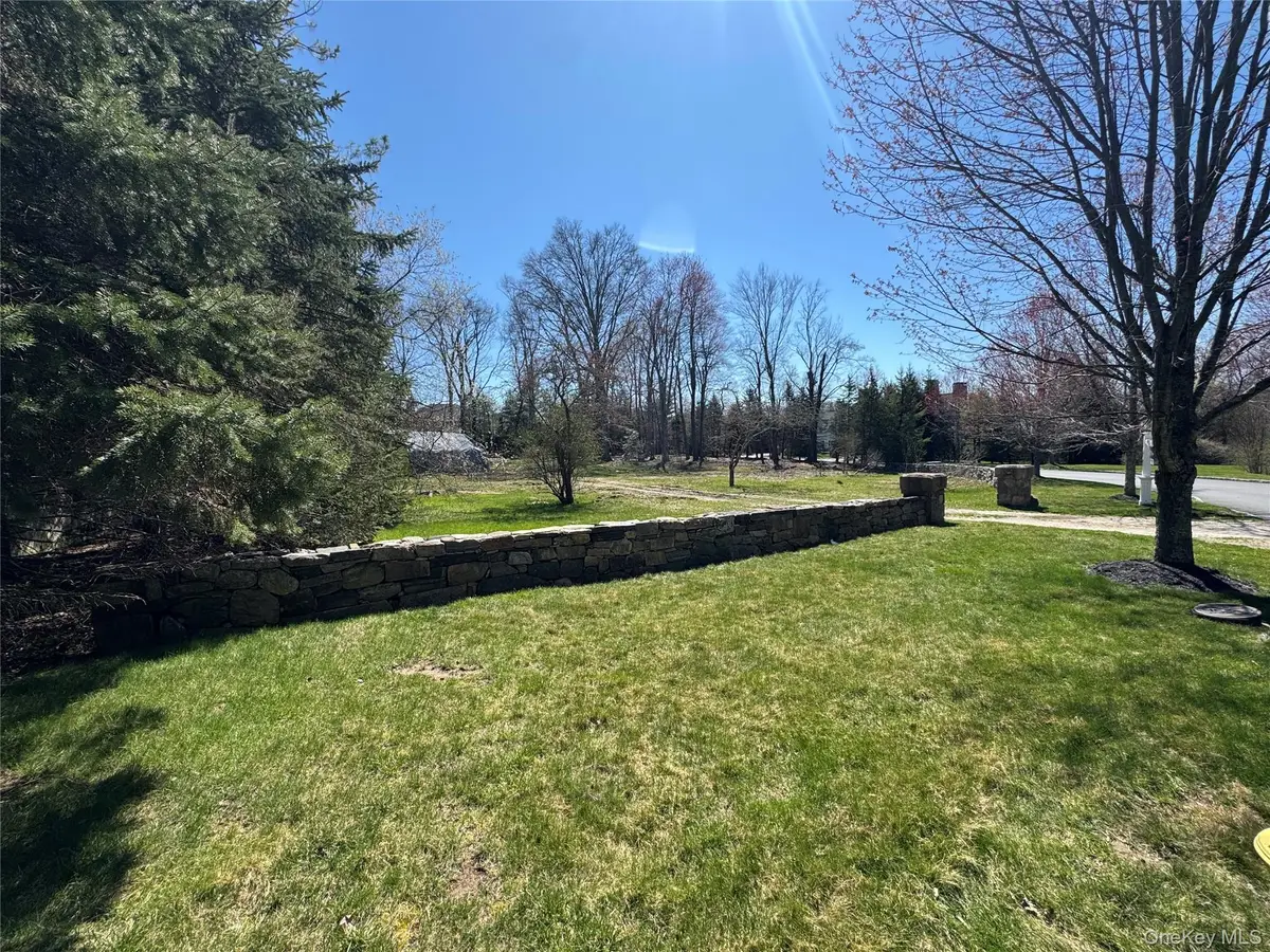 5 Stone Bridge Road, Purchase, NY 10577 - #1