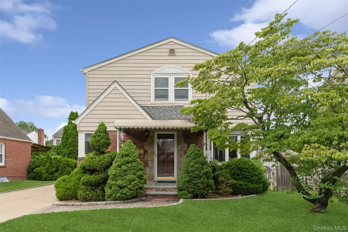163 Bregman Avenue, New Hyde Park, NY 11040 - #1