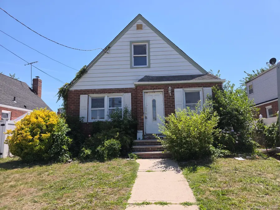 30 Viola Street, Valley Stream, NY 11580 - #2