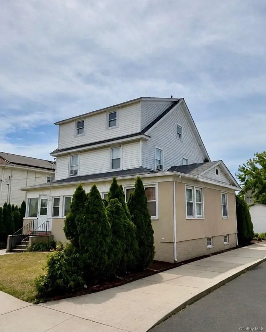 29 Loretta Street, Inwood, NY 11096 - #2