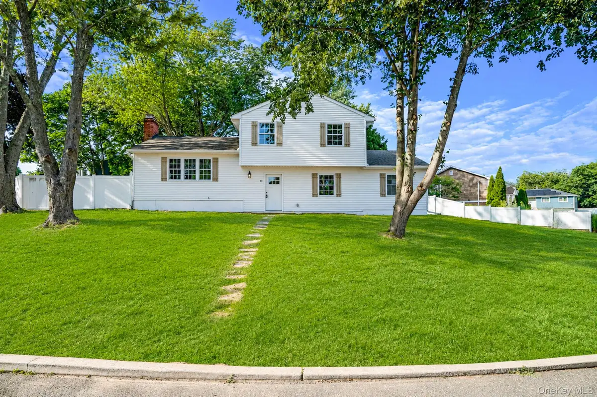 18 Joyce Drive, Riverhead, NY 11901 - #1