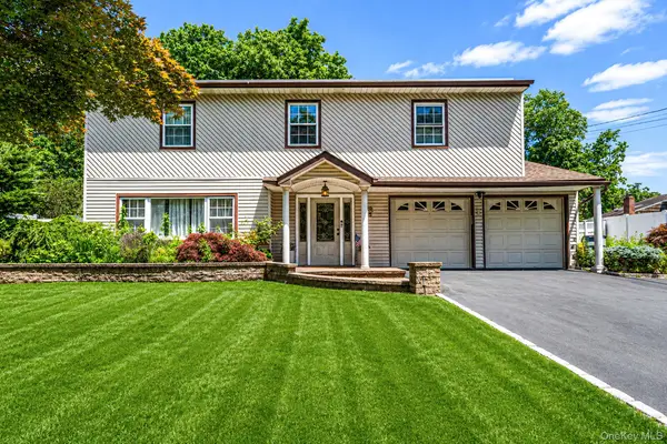95 Walnut Street, Lake Grove, NY 11755