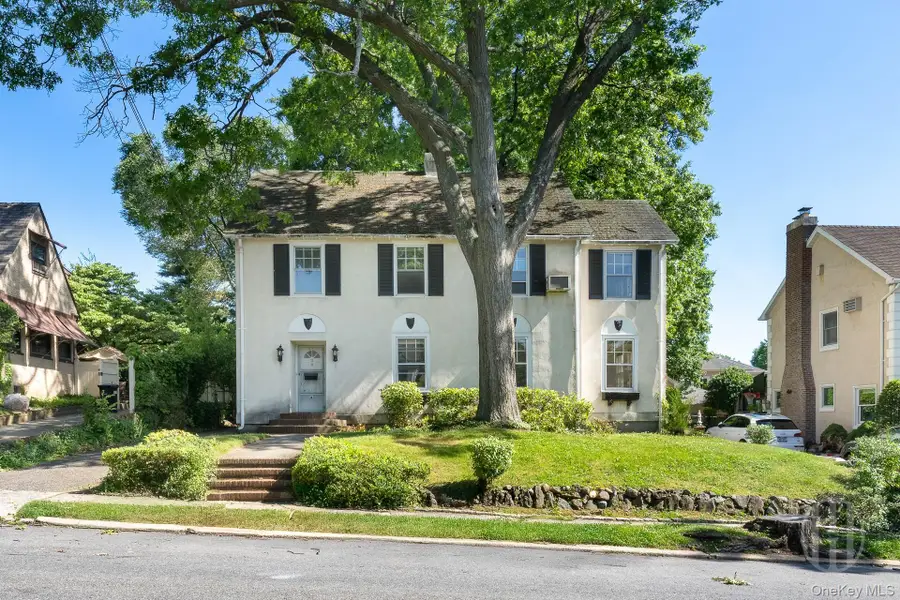 12 Carolina Road, Douglaston, NY 11362 - #2