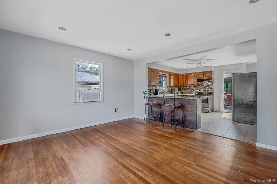 14 Sylvan Street, Bay Shore, NY 11706 - #3