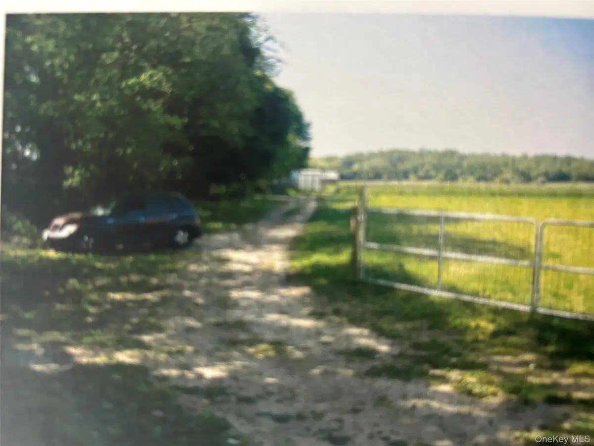4042 Sound Avenue, Riverhead, NY 11901 - #1