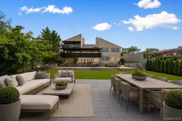 15443 Riverside Drive, Whitestone, NY 11357