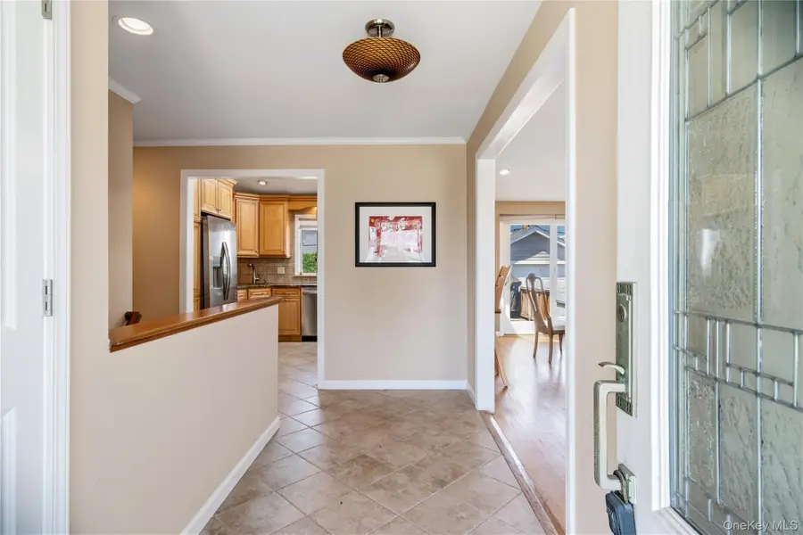 678 Carlyle Avenue, Franklin Square, NY 11010 - #3