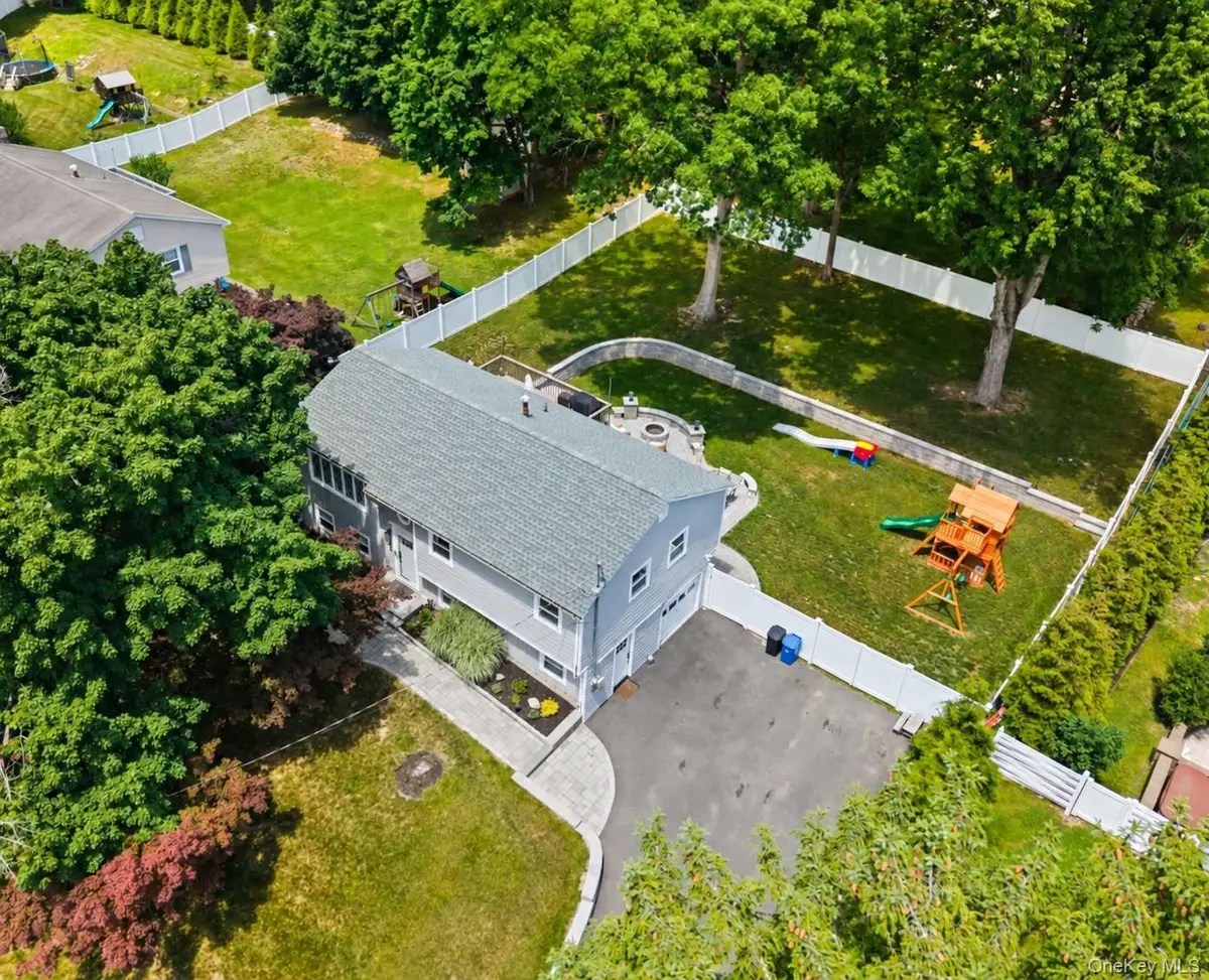 575 Babbling Brook Lane, Valley Cottage, NY 10989 - #1