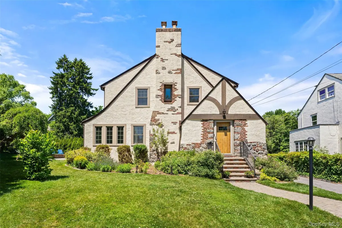 10 Cambridge Court, Larchmont, NY 10538 - #1