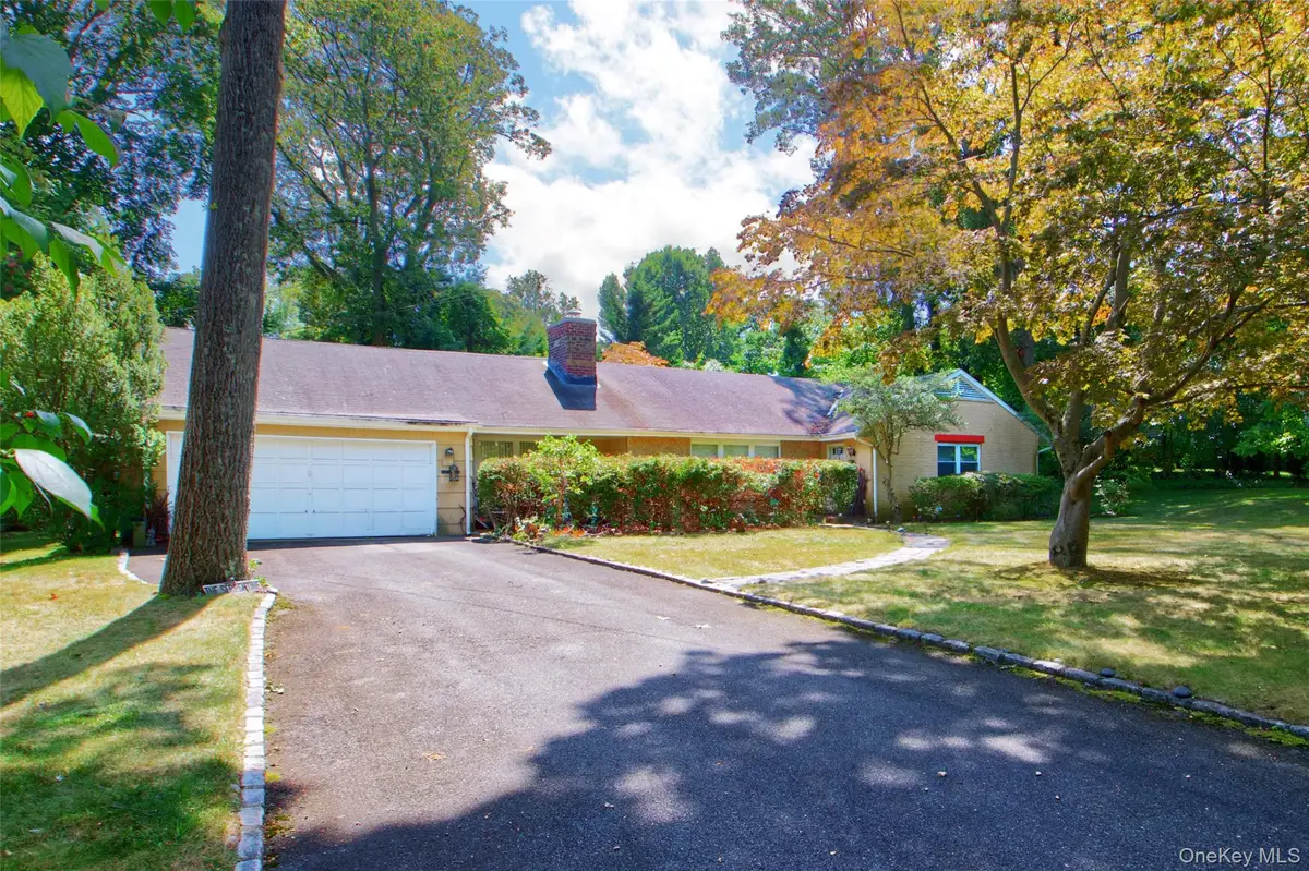82 The Serpentine, Roslyn, NY 11576 - #1