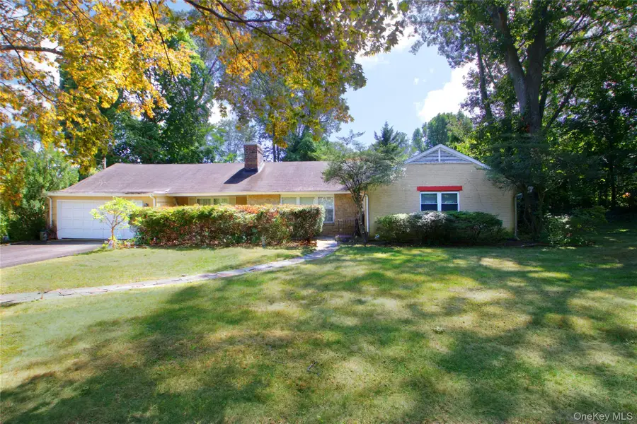 82 The Serpentine, Roslyn, NY 11576 - #2