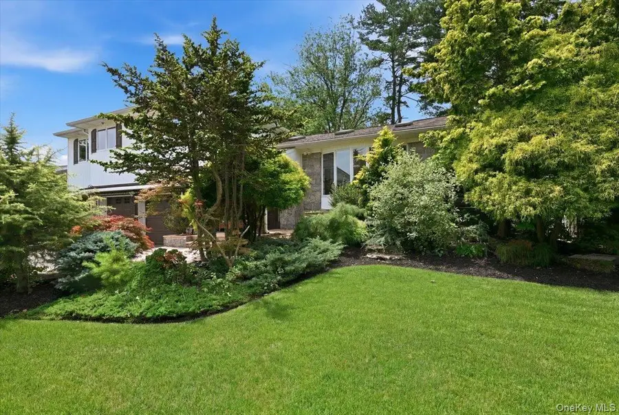 15 Seneca Place, Jericho, NY 11753 - #2