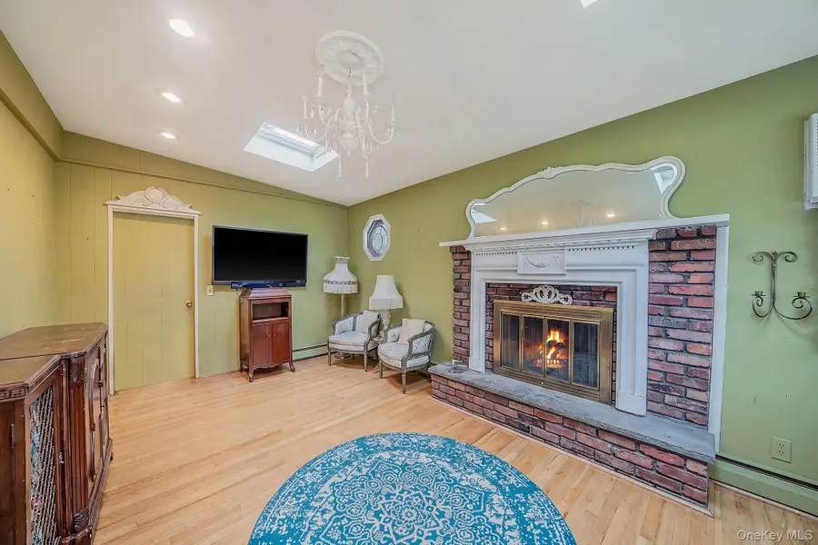 18 E Bay Drive, West Islip, NY 11795 - #2