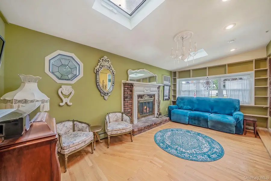 18 E Bay Drive, West Islip, NY 11795 - #3