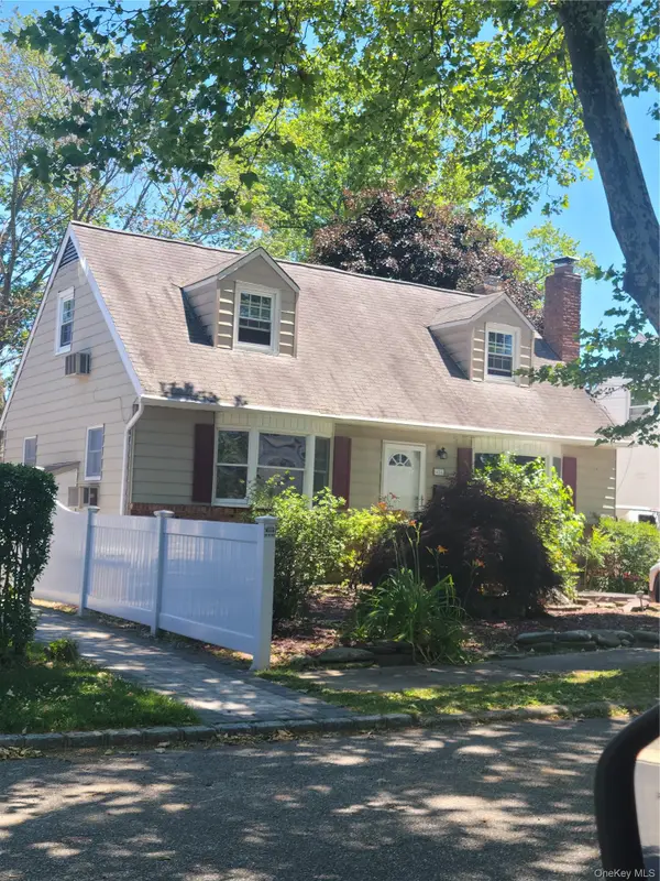 424 6th Street, East Northport, NY 11731