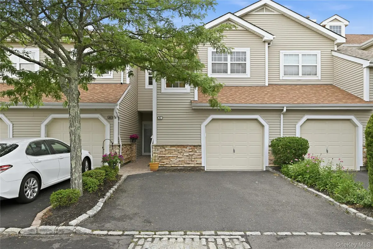 87 Carriage Lane #236, Plainview, NY 11803 - #1