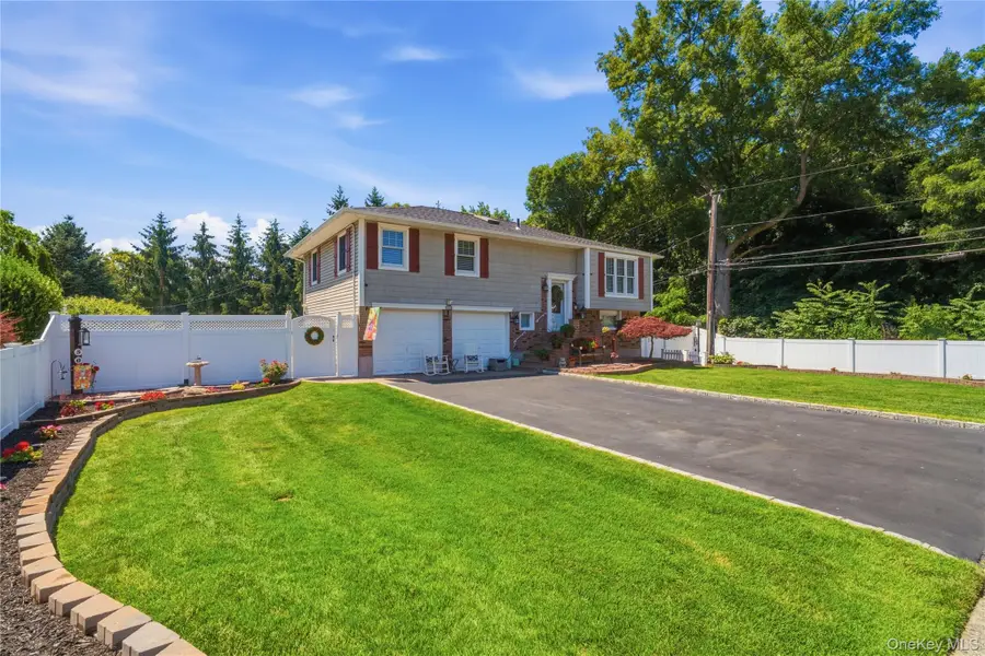 50 Amsterdam Road, Smithtown, NY 11787 - #3