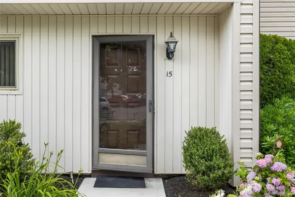 650 Newbridge Road #15, East Meadow, NY 11554