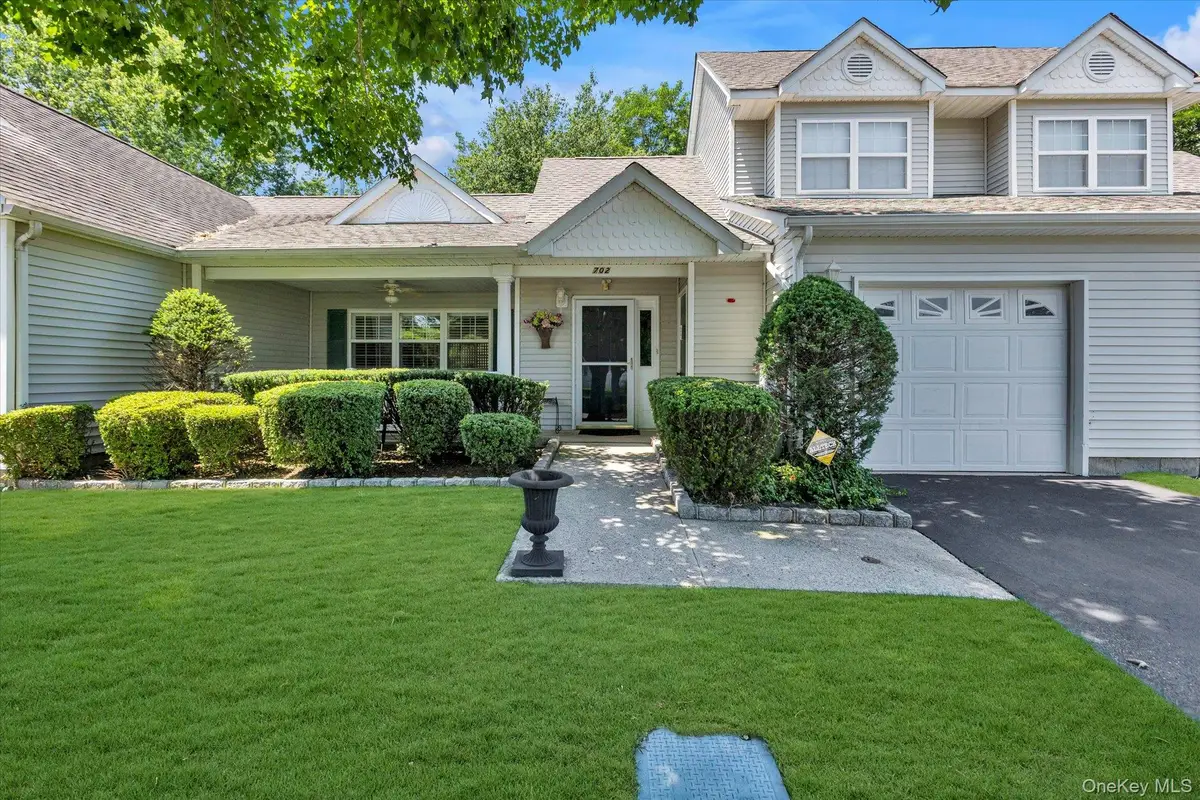 702 Pebble Beach Path, Riverhead, NY 11901 - #1