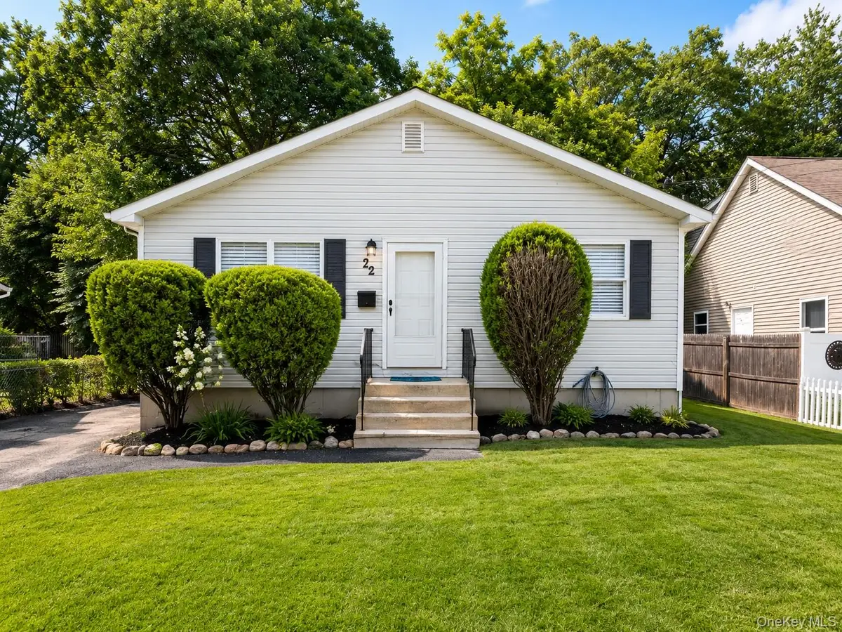 22 Fife Drive, Coram, NY 11727 - #1