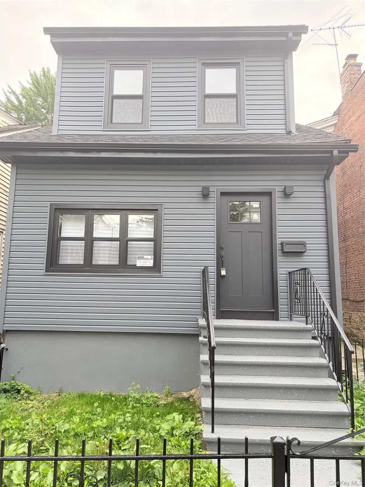 128 E 238th Street, Bronx, NY 10470 - #1