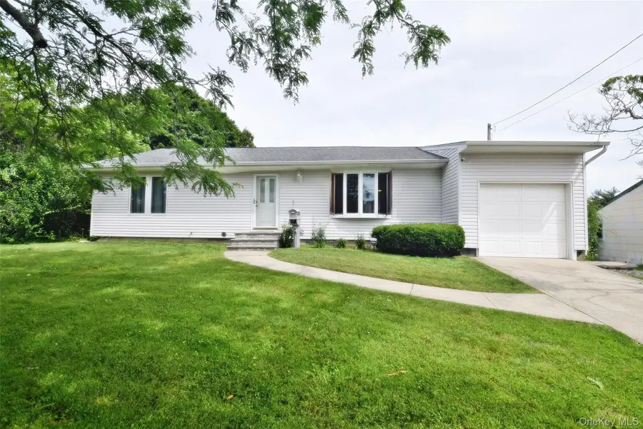 27 Naples Avenue, Central Islip, NY 11722 - #2