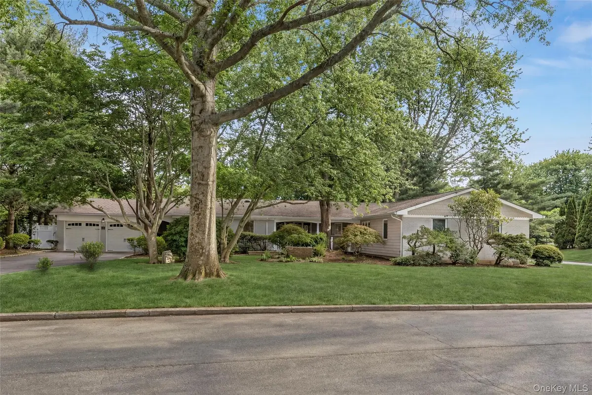 54 Dix Woods Drive, Melville, NY 11747 - #1