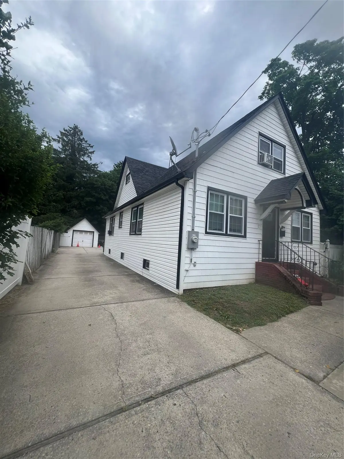 27 Brook Avenue, Bay Shore, NY 11706 - #1