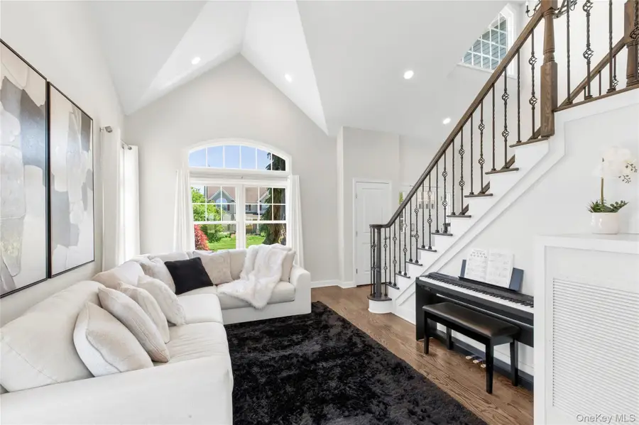 25 Ashley Circle, Manorville, NY 11949 - #2