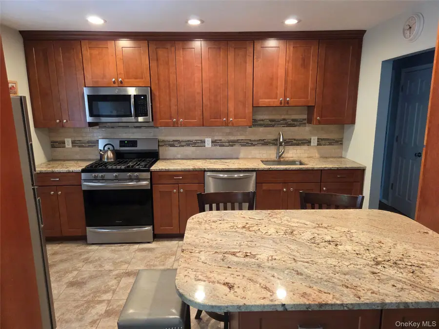 12 Wayside Lane, Smithtown, NY 11787 - #2
