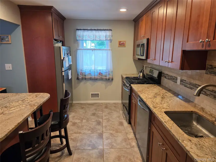 12 Wayside Lane, Smithtown, NY 11787 - #3