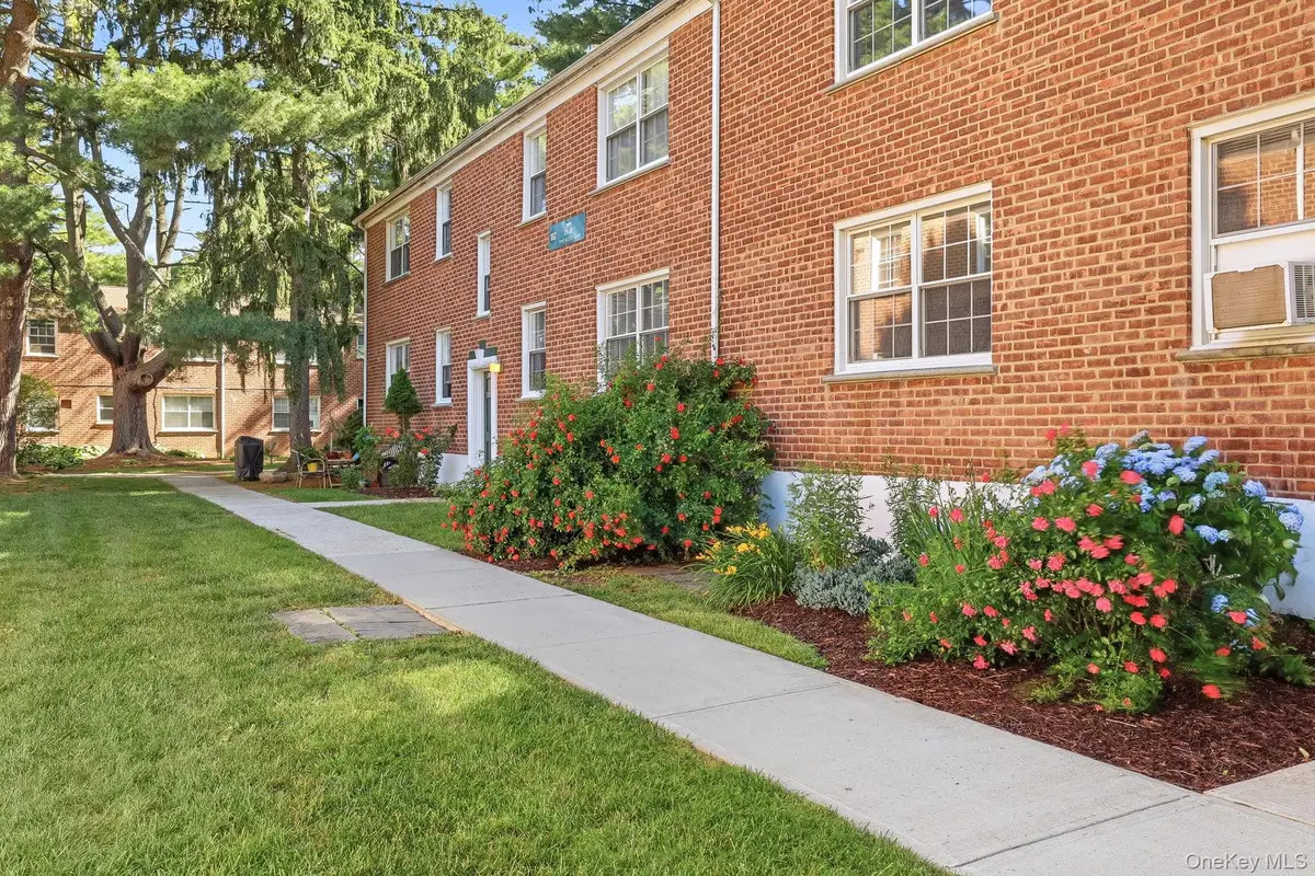 182 Pinewood Road #25, Hartsdale, NY 10530 - #1