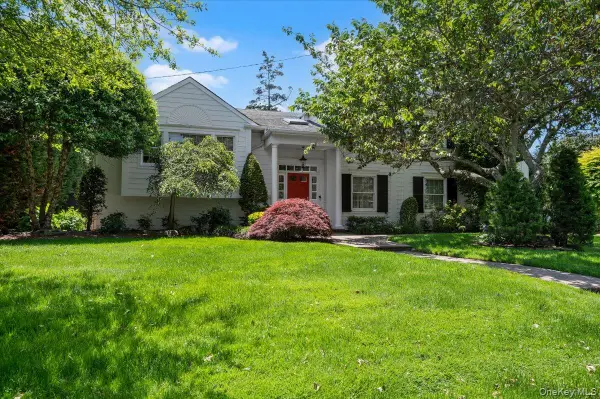 100 Cabot Road, Massapequa, NY 11758