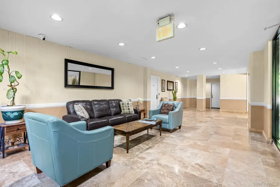 12 Westchester Avenue #6F, White Plains, NY 10601 - #3