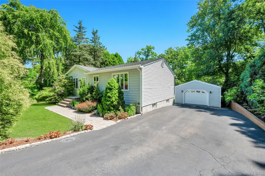 33 East Street, Middle Island, NY 11953 - #2