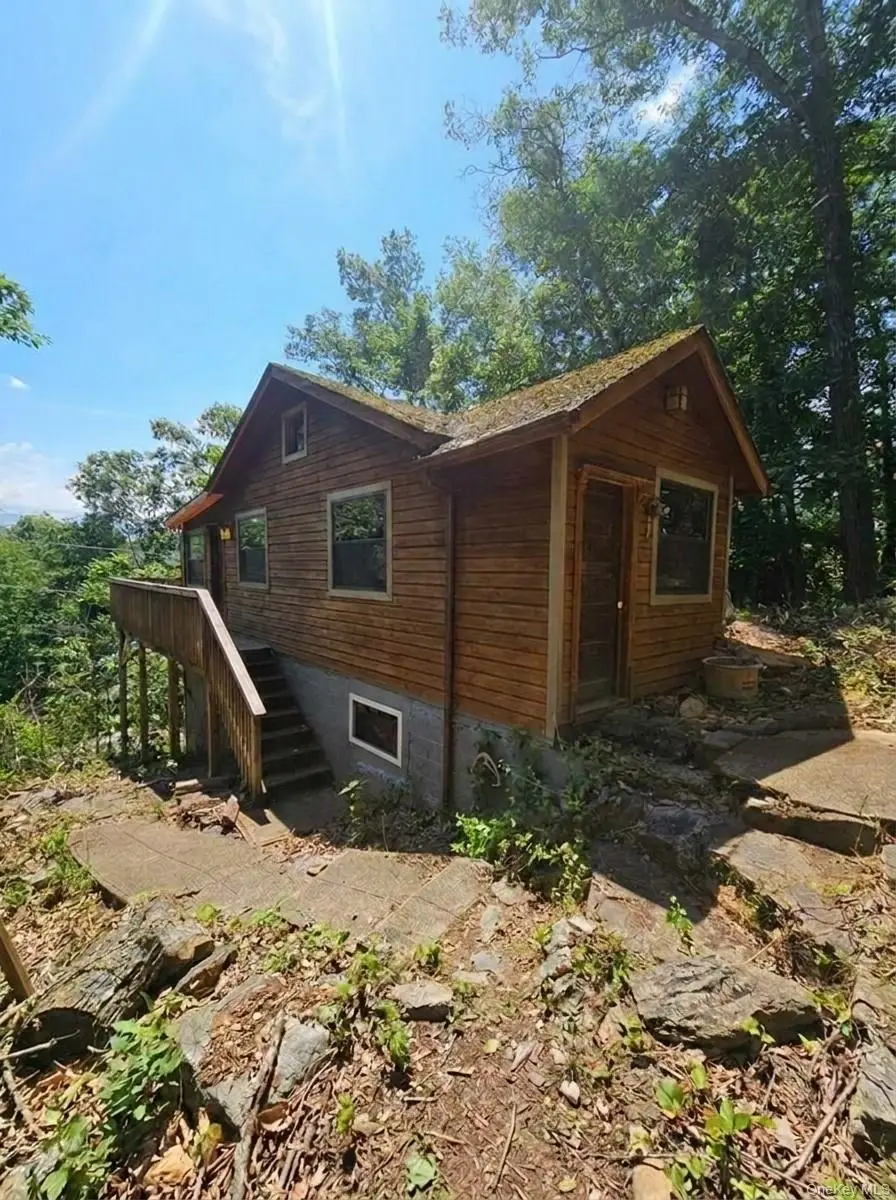 211 Brook Trail, Greenwood Lake, NY 10925 - #2